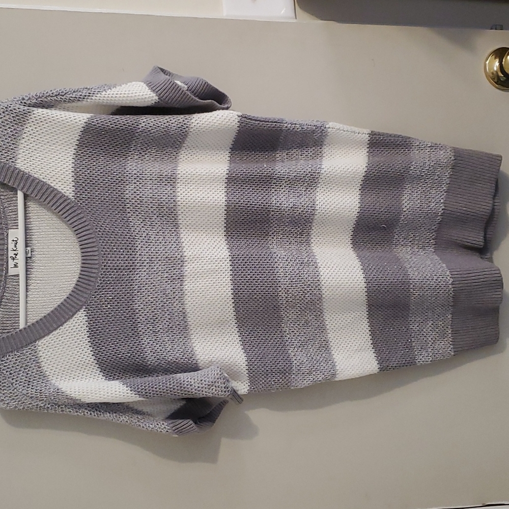 The Limited Short Sleeve Gray Sweater Striped